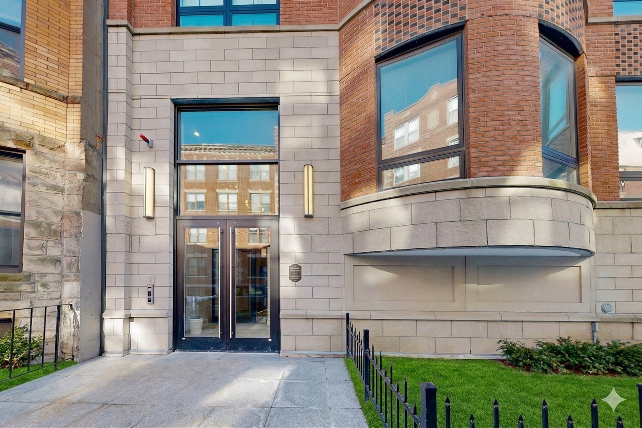 A modern, sun-filled 2-bedroom, 2-bath condo in The Henry, a most sought-after boutique building in Boston’s Symphony neighborhood. This inviting home features an open floor plan, oversized windows and a sleek custom kitchen with waterfall countertops and high-end appliances. The bedrooms are thoughtfully positioned on opposite sides of the residence, including a primary suite with an en-suite bath. Built in 2019 and ideally located at the crossroads of the Fenway and Back Bay, close to the Boston Symphony, Berklee, Northeastern, MFA, Longwood Medical Area, public transportation and an exceptional array of dining, fitness and cultural amenities. A rare opportunity in a prime location.