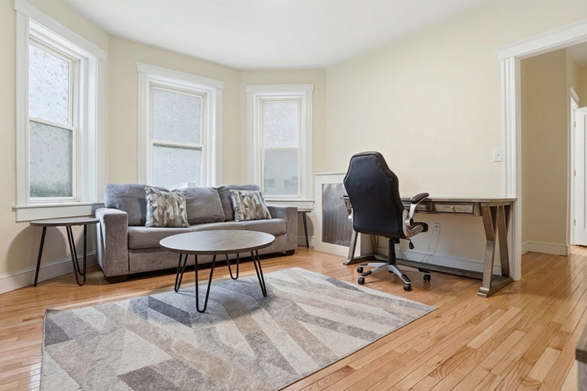 Discover this beautifully updated studio in the vibrant Fenway neighborhood—ideal for both investors and owner-occupants seeking a modern city retreat. The smart layout includes a separate alcove for sleeping and a bright living area with oversized bay windows and new red oak floors. The kitchen and bath are fully updated with sleek finishes and porcelain tile. In a well-managed building with an elevator, on-site laundry, and bike storage, this unit offers low-maintenance urban living. Located near Boston Children’s Hospital, Brigham and Women’s, Dana-Farber, and top schools like Simmons, BU, Northeastern and Berklee College of Music, you’re immersed in one of Boston’s most connected and sought-after locations. Surrounded by the Emerald Necklace, this is a rare opportunity—don’t miss it!