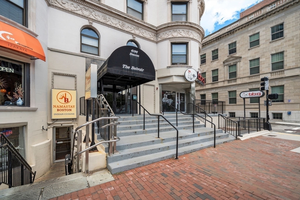 What a value for this spacious upper floor condo in the heart of Kenmore Square! Located in a lovely condo building, you can literally exit the front door and be immersed in one of Boston's most dynamic and convenient city centers! Public Transporation, The Charles River, Kenmore Square, and Copley Square at your doorstep. Ultra convenient to BU, Harvard, MIT, Longwood Medical, Fenway Colleges and more! Elevator building. Laundry on your floor! Open concept one bedroom with large kitchen with breakfast bar, sunny bay windows, high ceilings, and great closet space. Central Heat and AC! This is a fantastic opportunity to get into one of Boston's most priced addresses! Pet Friendly! (one dog or cat per unit).