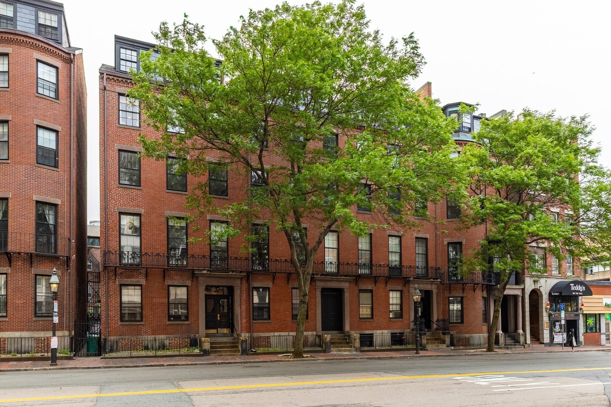 Beautiful Brownstone Condominium in Beacon Hill! Spacious front to back 3rd floor, 1 bed/1bath with high ceilings, tons of sun light and 1 exclusive DEEDED OUTDOOR PARKING SPACE! Massive living/dining area that is perfect for entertaining. Huge bedroom that can accommodate plenty of furniture and an office space. Detailed trim throughout unit gives added character. Located conveniently on Bowdoin St. in historic Beacon Hill, this 1 bed/1 bath has been owned by the same family for the last 40 plus years! The unit has been freshly painted, the parquet flooring has been polished, the kitchen has been updated with granite counter tops, stainless steel appliances and a gas range. Heat, Hot Water and Air Conditioning is included in the Condo Fee. Elevator building with professional management, common laundry in basement and storage! Conveniently located near, the State House, Suffolk University, MGH, Park St. and Gov’t Center T’s. Steps to Boston Common and more! *Some photos of the unit are virtually staged*