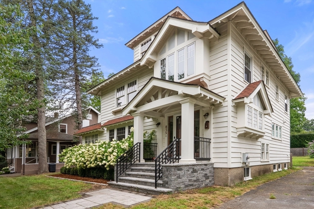 855 Commonwealth Ave