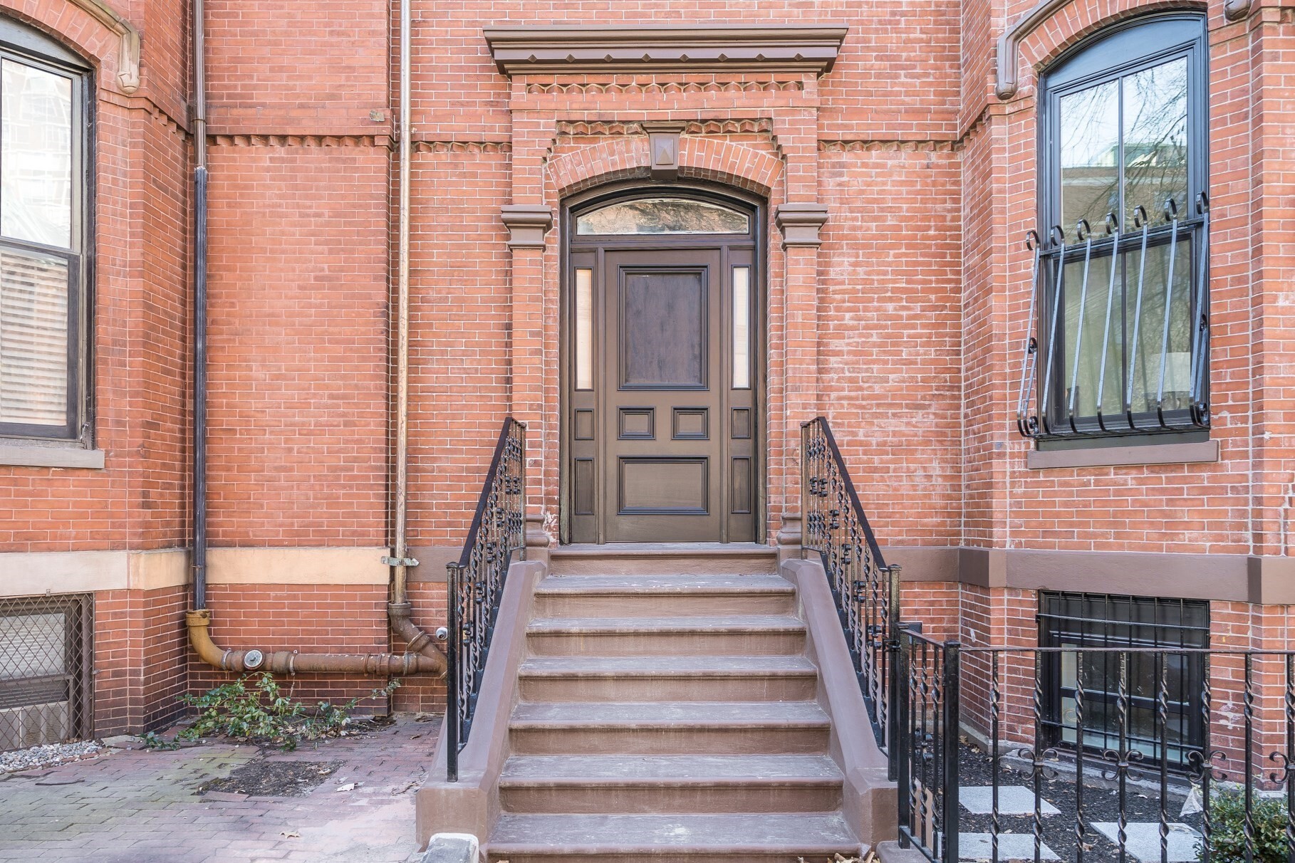 This newly RENOVATED rare 30-foot wide single-family home in the heart of the Back Bay and Boston’s most coveted neighborhood has 6 bedrooms, 5.5 bathrooms spanning  over 6000 square feet,This majestic residence  mixes it's historical brownstone charm with contemporary luxuries of a newly installed elevator, exquisite custom wood flooring and state-of-the-art appliances throughout the home. This single-family also includes a private entrance in-law/guest suite adorned with lofty 9' ceilings and comes equip with two private parking spaces and option to buy one garage parking.