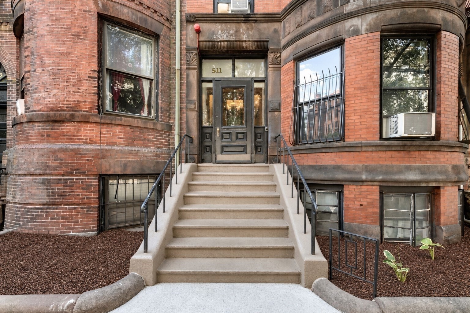 Charming garden-level studio in a classic Back Bay brownstone, just steps from the Charles River Esplanade and close to Newbury Street, Kenmore Square, the Prudential Center, Boston University, Berklee, the Green Line and more. A large south-facing picture window brings in plenty of natural light, while the efficient layout makes great use of the space. Features include hardwood floors, recessed lighting, an updated kitchen, and a tiled bathroom. Heat and hot water are included in the condo fee. Professionally managed association with no rental restrictions, making this a great option for an owner occupant, pied-à-terre, or investment property. Enjoy easy access to shopping, restaurants, universities, public transportation, and everything Back Bay has to offer.