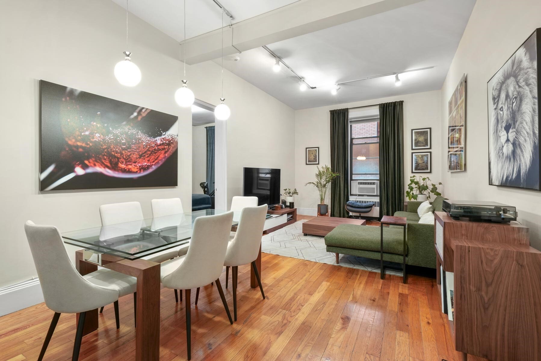 Back Bay Proper-Oversized 1 bedroom at Dartmouth & Newbury Streets.  This spacious home has hardwood floors, galley kitchen, tile bath, high ceilings, large living/dining room..perfect for entertaining, ample closets and king sized bedroom suite.  This professionally managed condo building, the former Hotel Victoria, is perfectly situated to take advantage of all Boston has to offer including; Charles River, Esplanade, Boston Public Library, Boston Public Garden, Newbury St shops/restaurants, Prudential/Copley Malls, Star Market, T access and more.  Take the elevator to the amazing roof deck with fabulous city views.