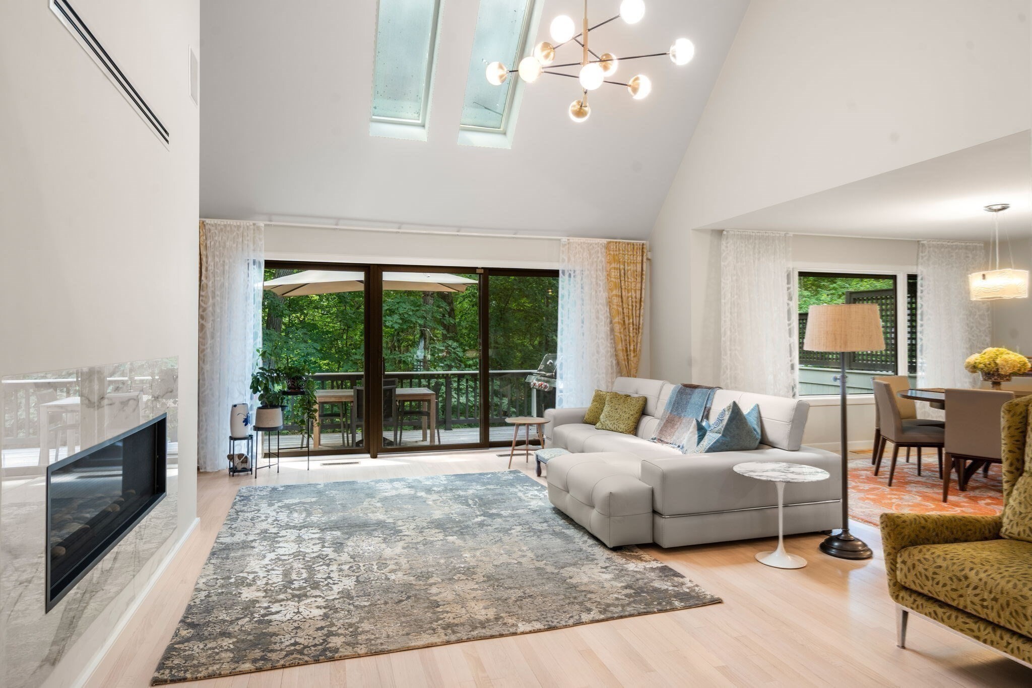 213 Nahanton St 213