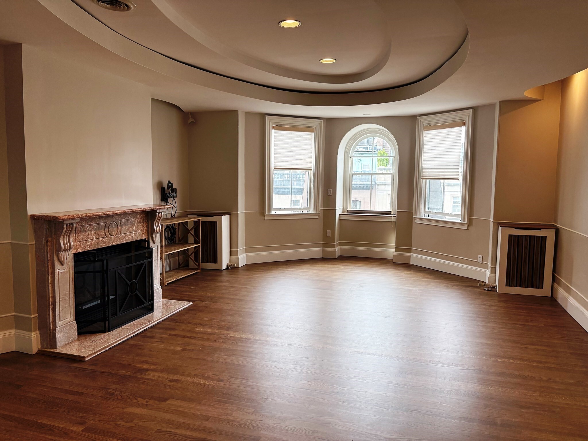 Stunning, dramatic, stylish, spacious and bright Penthouse Condominium with Parking available on desirable 2nd block of Beacon Street in Back Bay. Two bedrooms, two marble bathrooms, tall ceilings, skylight, two gas fireplaces, hardwood floors, marble floors, modern kitchen, combo washer/dryer in Unit, private large roof deck, central air conditioning and one assigned full size deeded parking space complete this beautiful home. Short walk to Newbury Street, Boston Public Garden, Beacon Hill, Copley Square, Commonwealth Ave, the Charles River Park and Esplanade. Easy access to Storrow Drive and major highways.